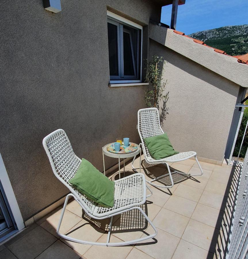 Villa Elysium - Beautiful Family House With Heated Pool Kaštela Exteriér fotografie