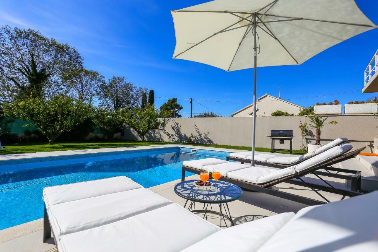 Villa Elysium - Beautiful Family House With Heated Pool Kaštela Exteriér fotografie