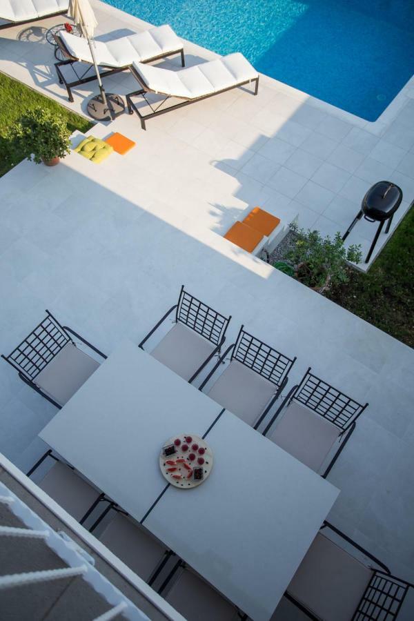 Villa Elysium - Beautiful Family House With Heated Pool Kaštela Exteriér fotografie